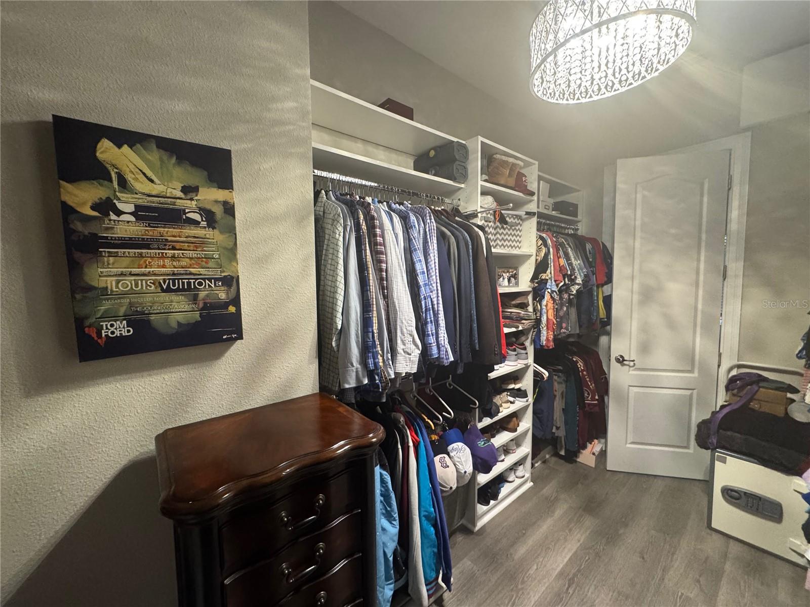 HEATHROW COUNTRY ESTATE - Residential