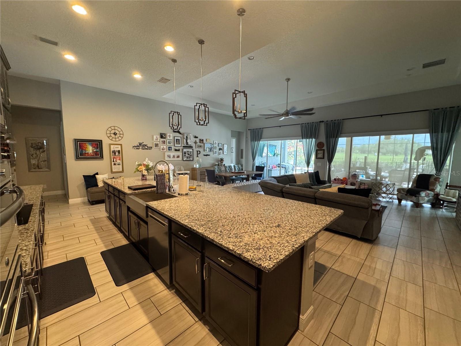 HEATHROW COUNTRY ESTATE - Residential