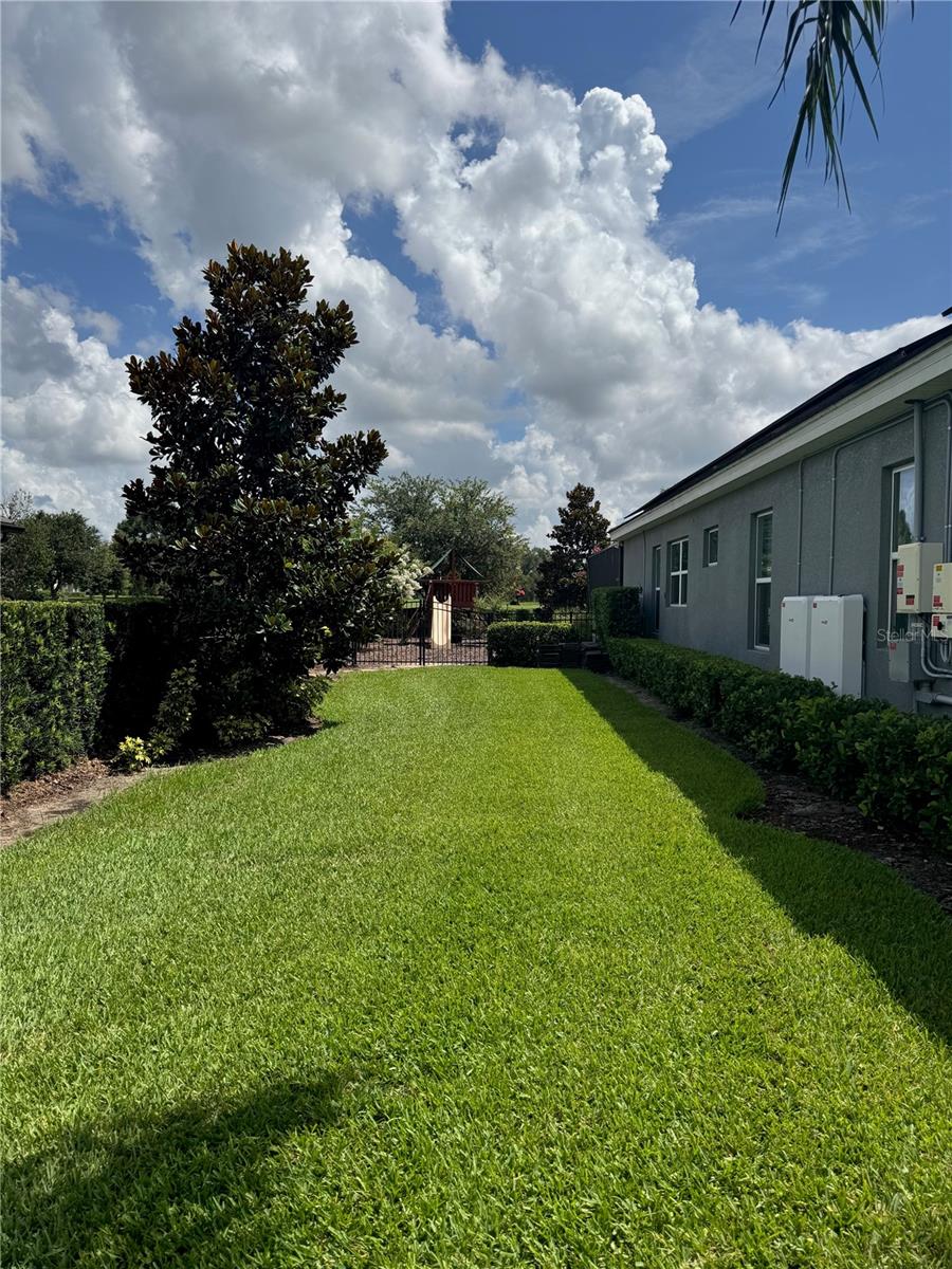 HEATHROW COUNTRY ESTATE - Residential