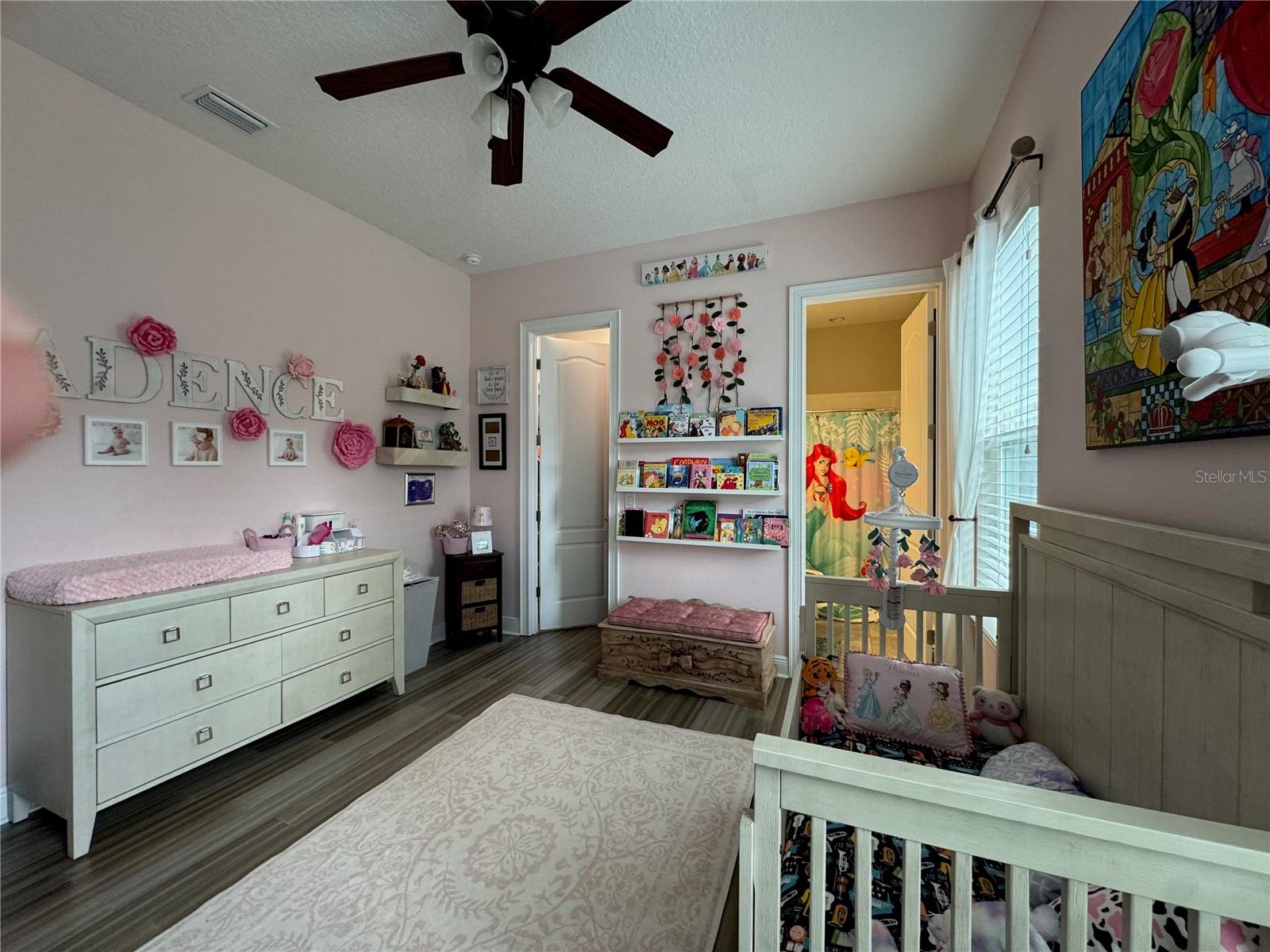 HEATHROW COUNTRY ESTATE - Residential