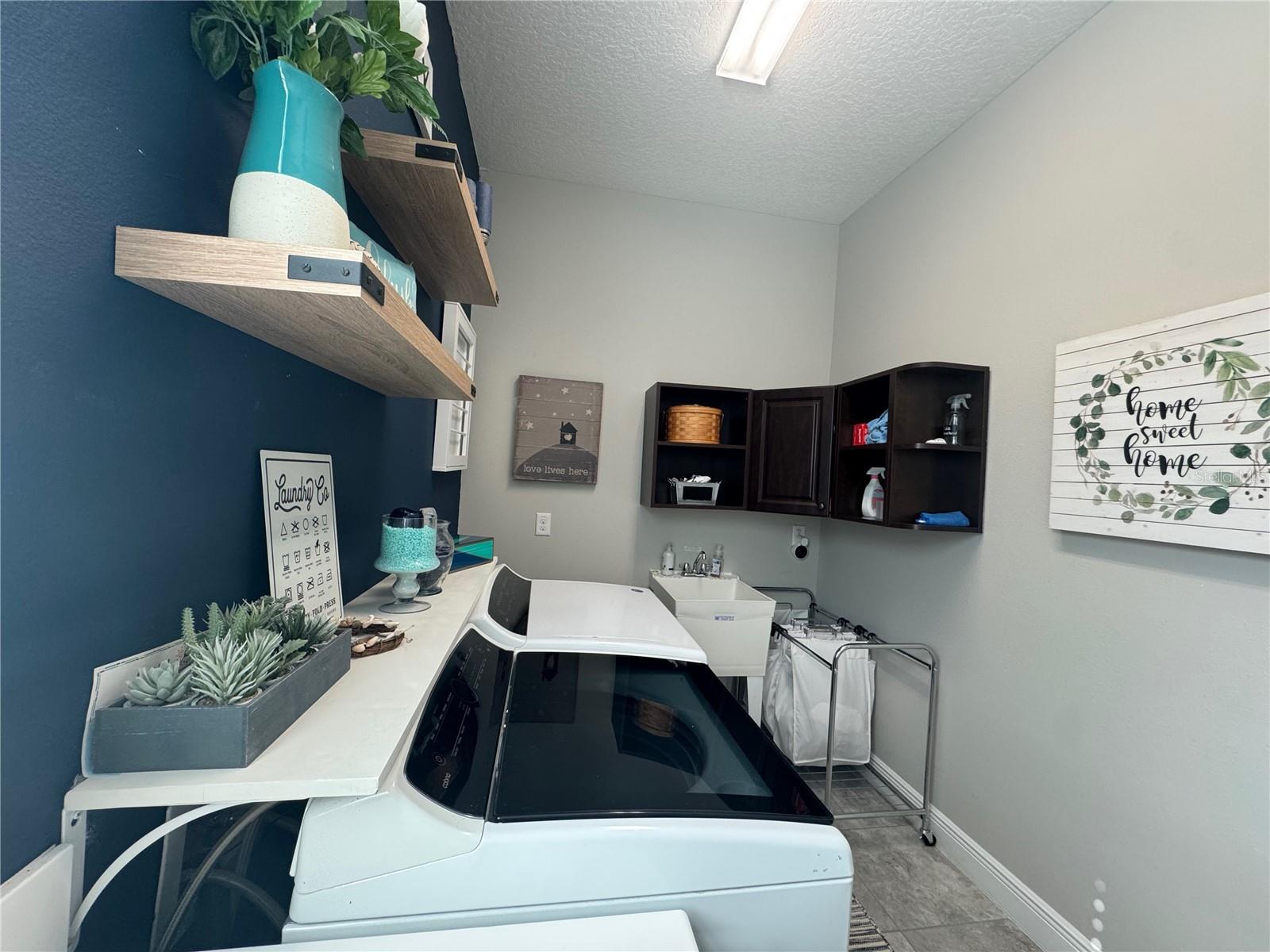 HEATHROW COUNTRY ESTATE - Residential