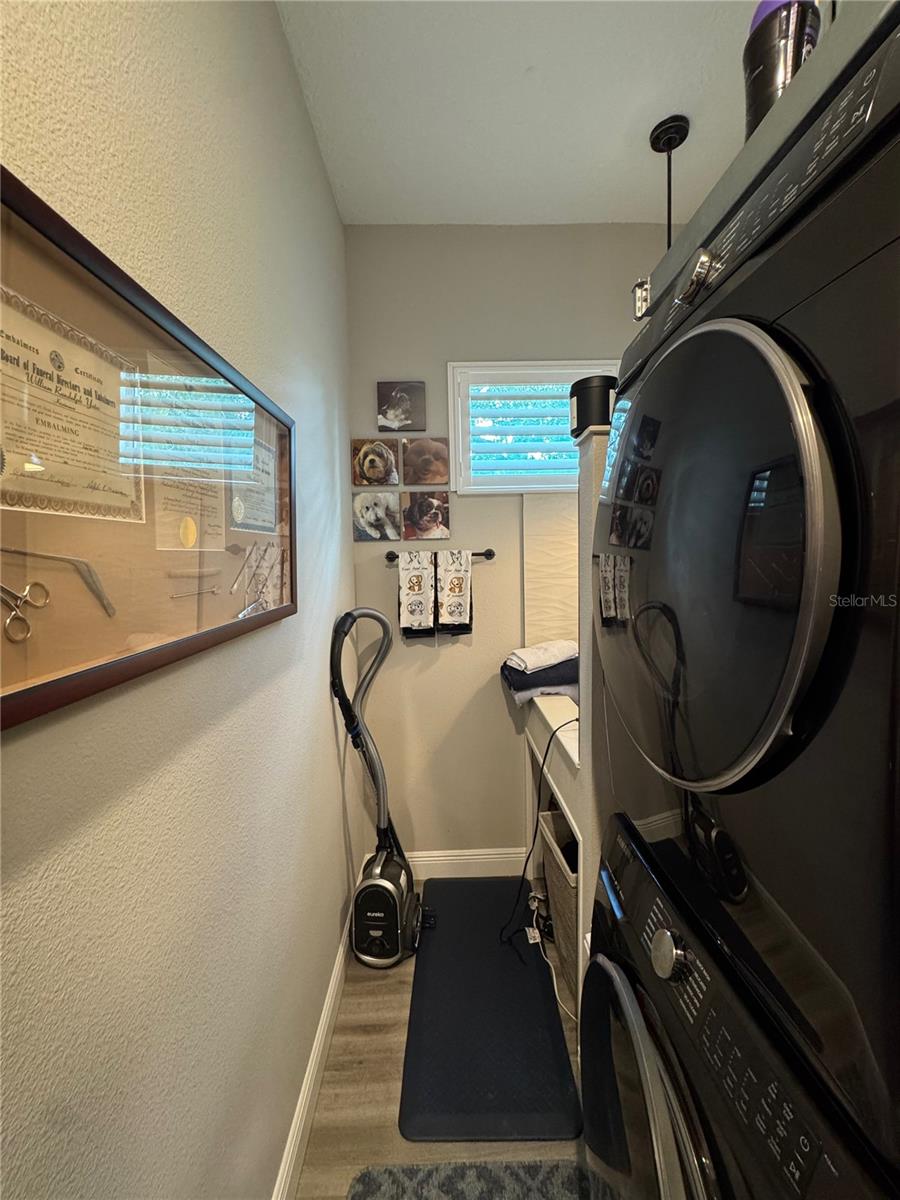 HEATHROW COUNTRY ESTATE - Residential