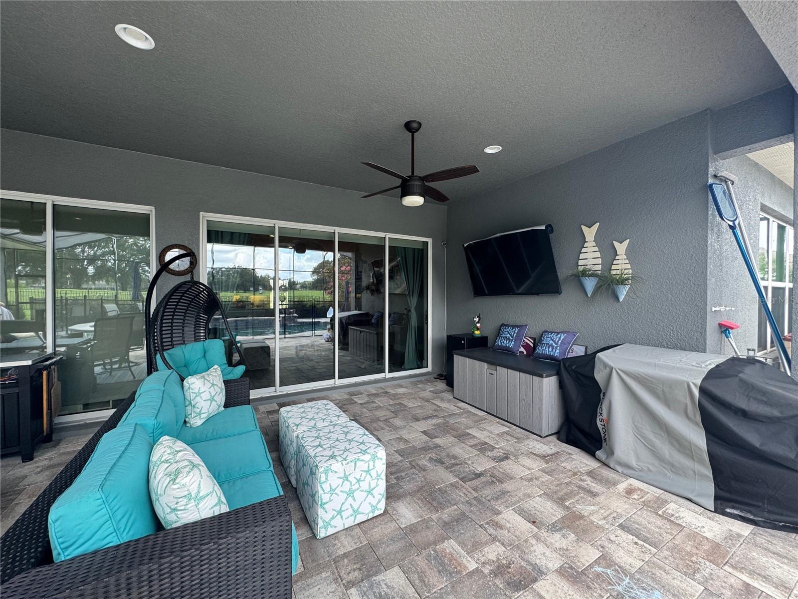 HEATHROW COUNTRY ESTATE - Residential