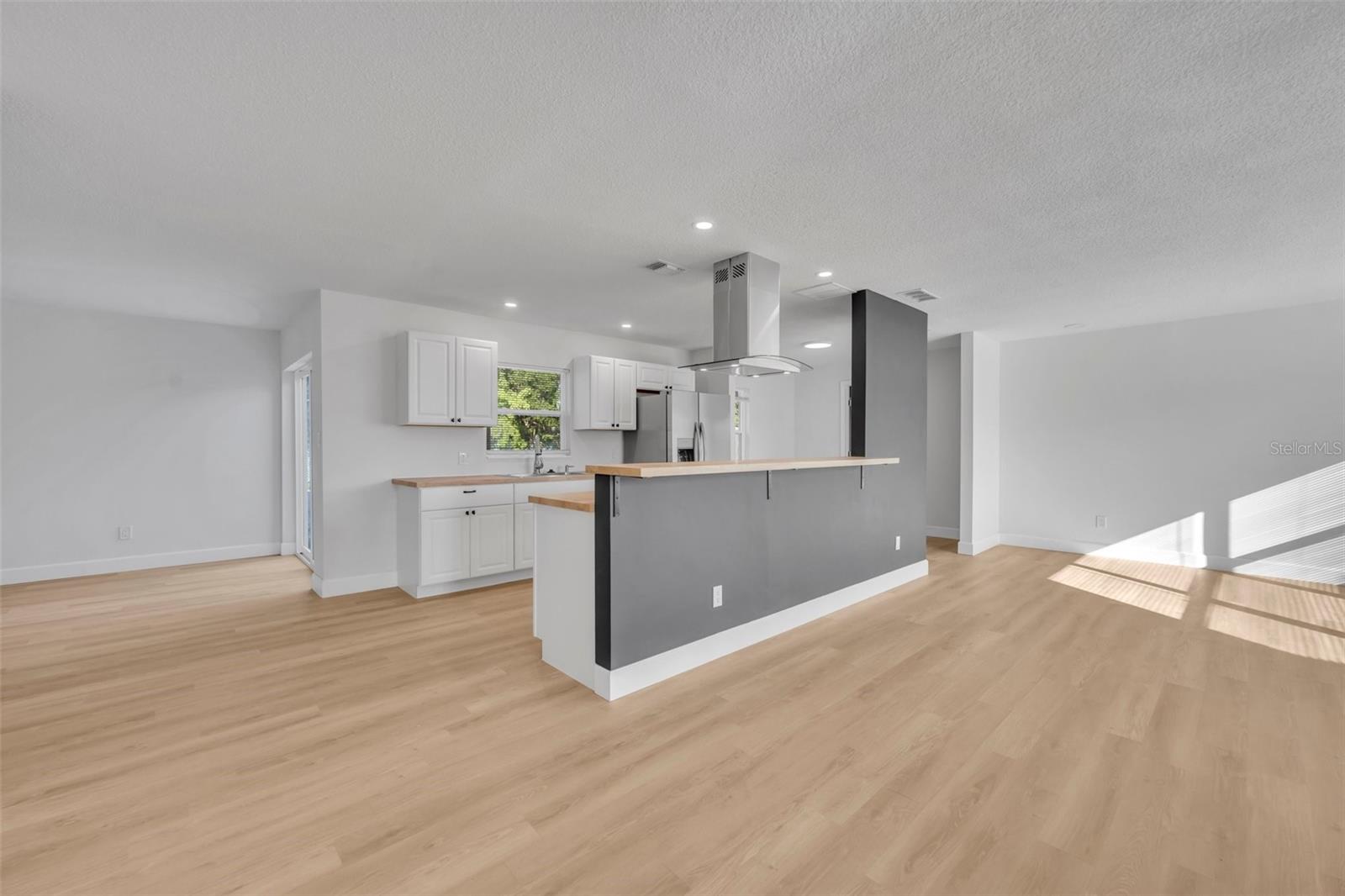 2216 CHERBOURG COURT