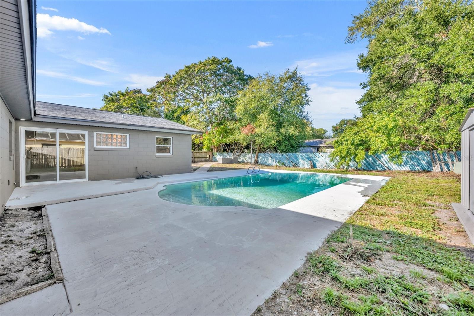 RIVIERA SHORES - Residential