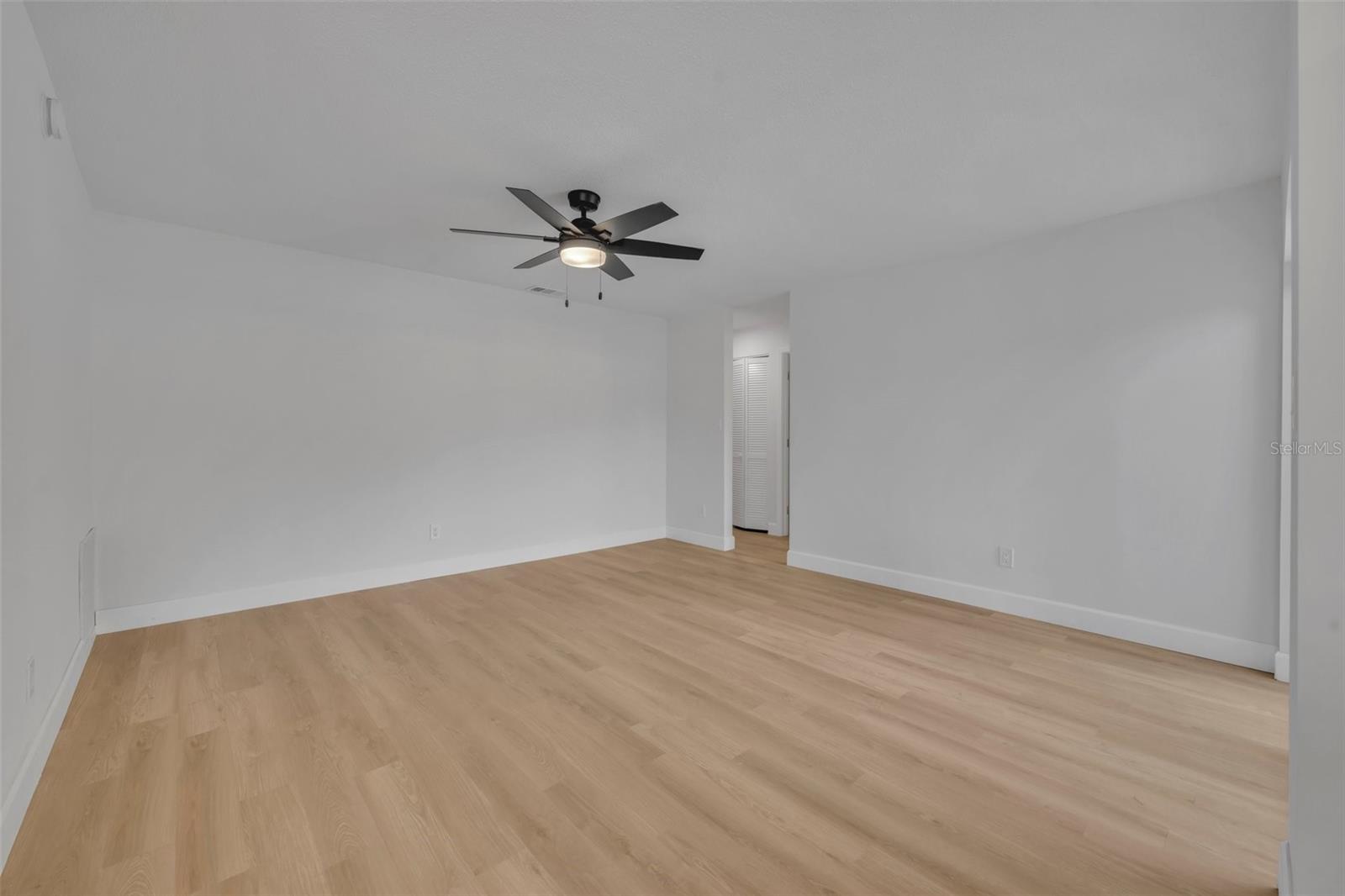 RIVIERA SHORES - Residential