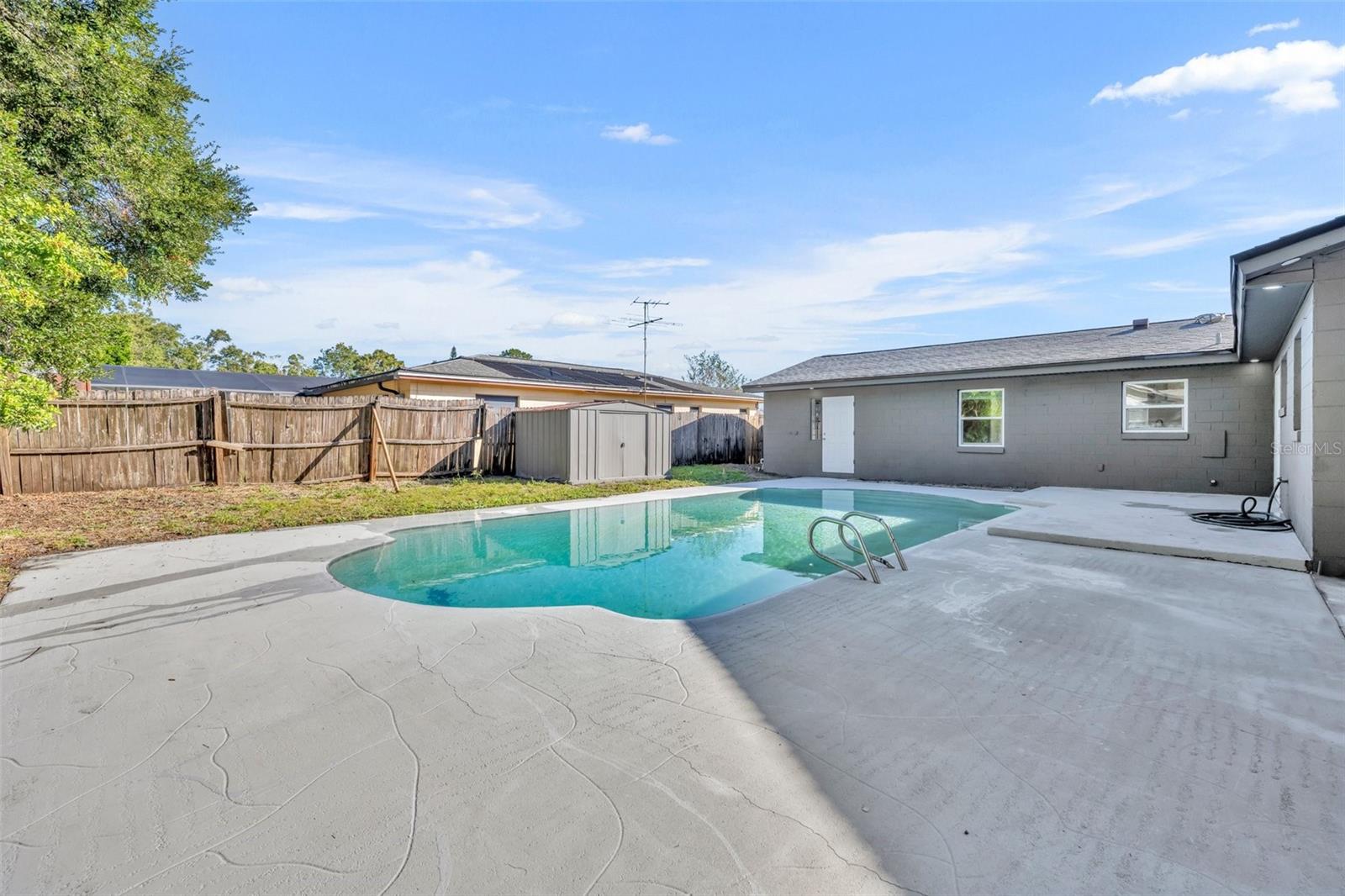 RIVIERA SHORES - Residential