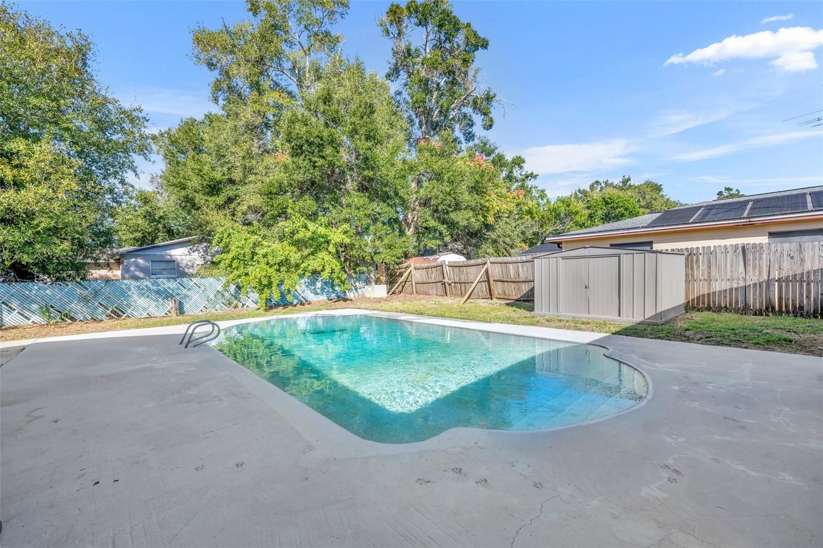 RIVIERA SHORES - Residential