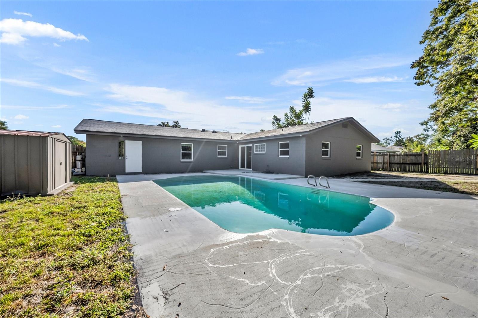 RIVIERA SHORES - Residential