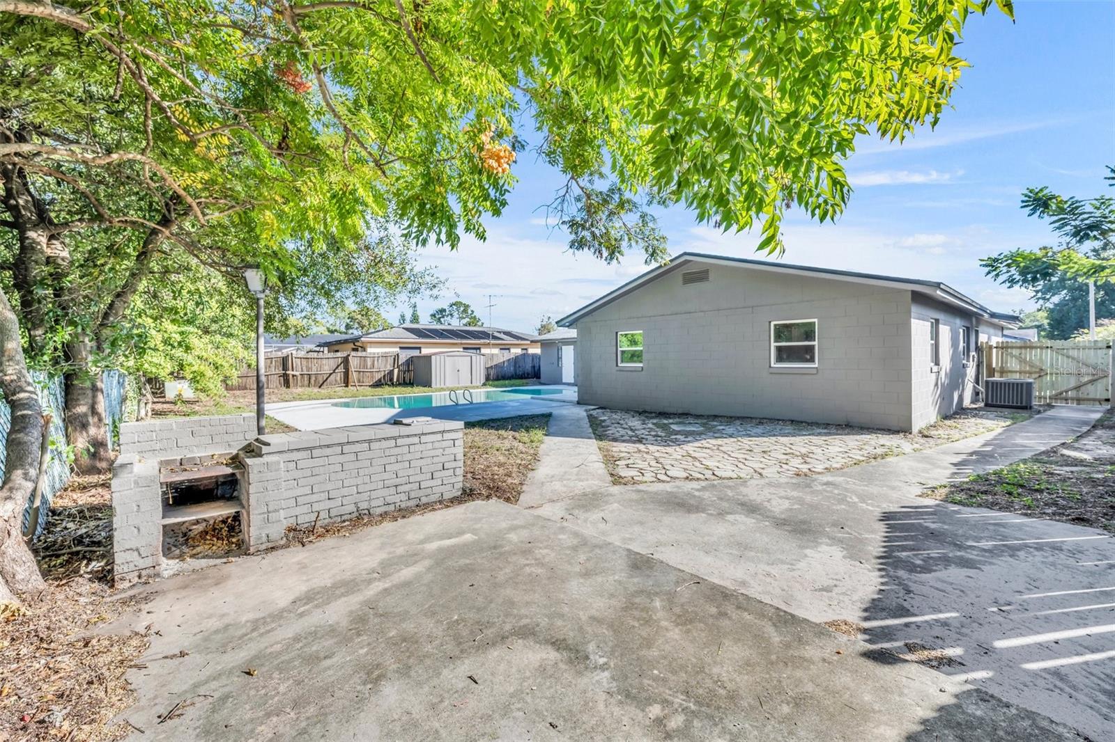 RIVIERA SHORES - Residential