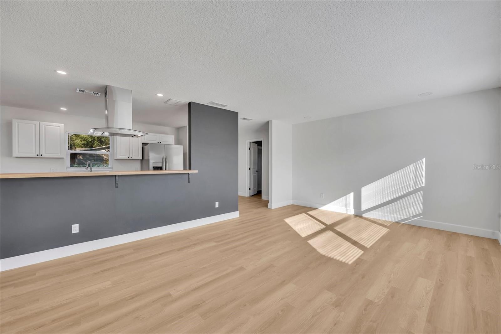 RIVIERA SHORES - Residential