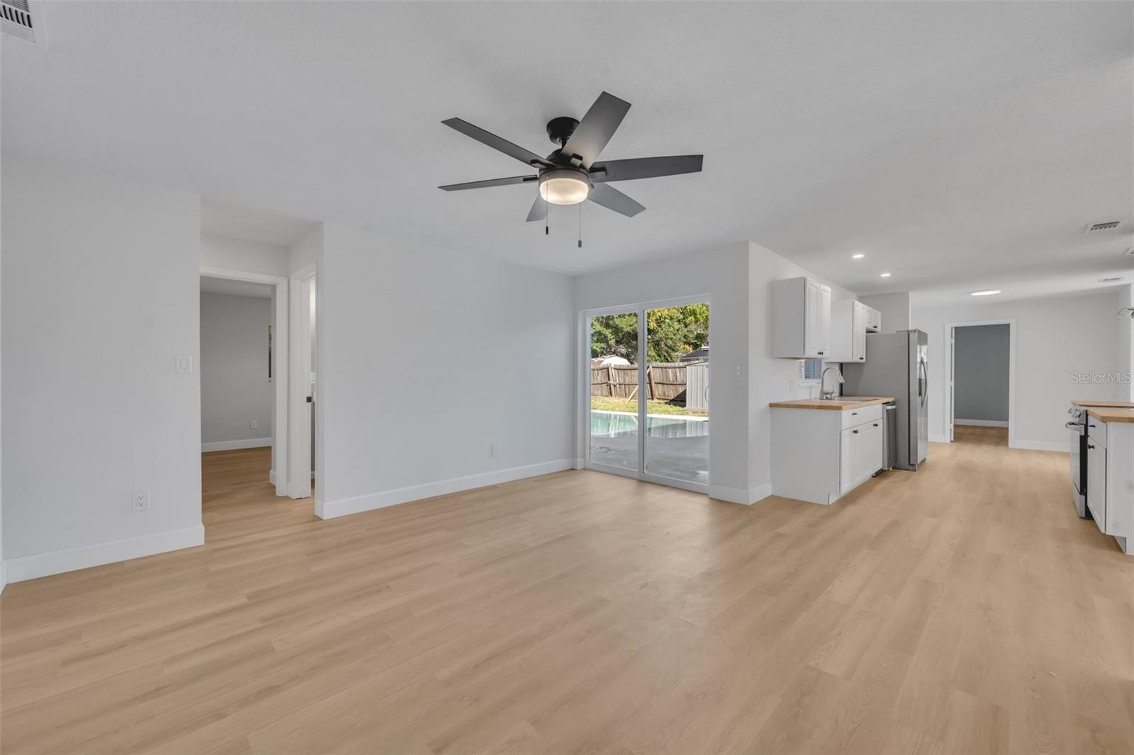 RIVIERA SHORES - Residential