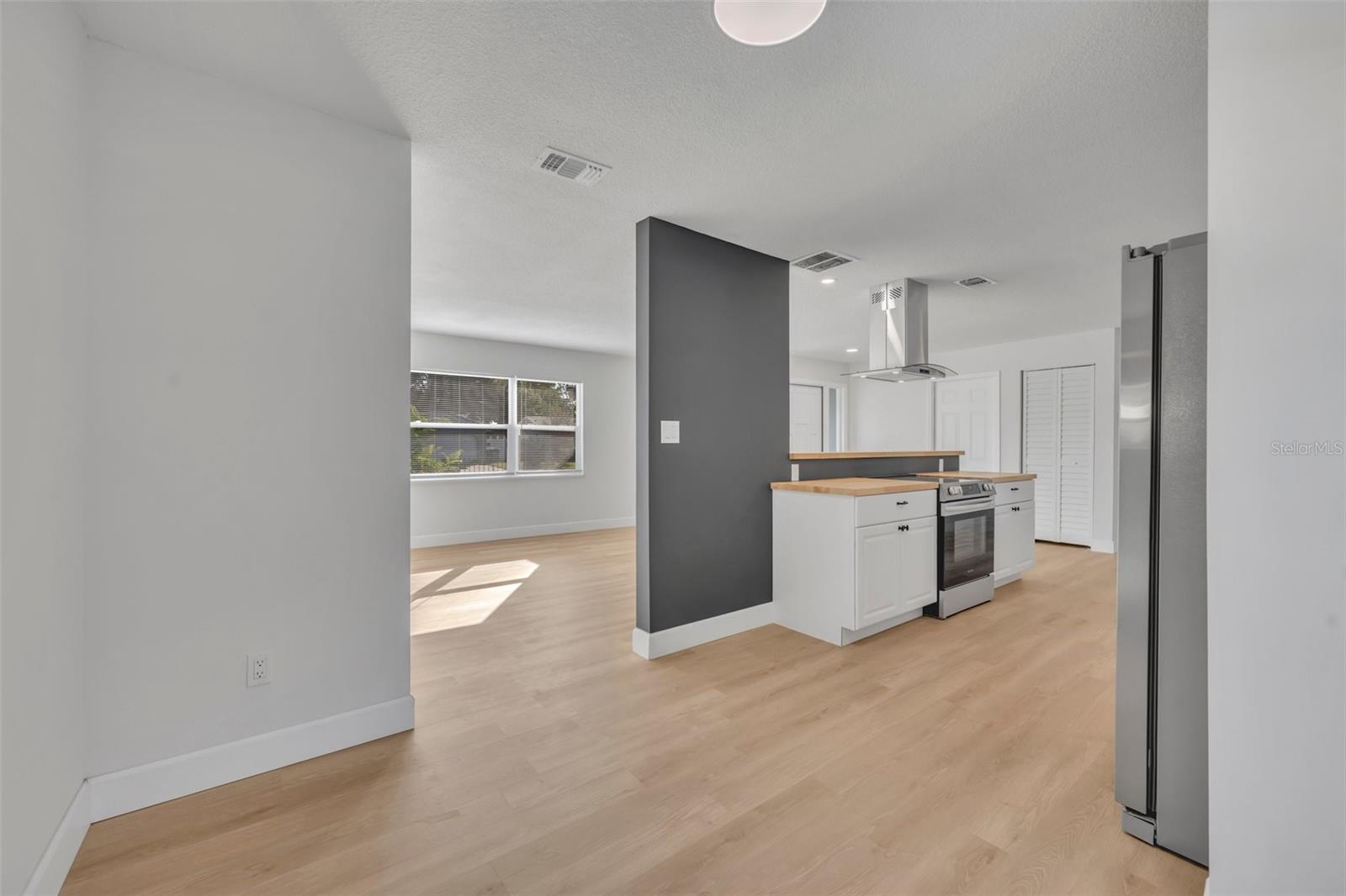 RIVIERA SHORES - Residential