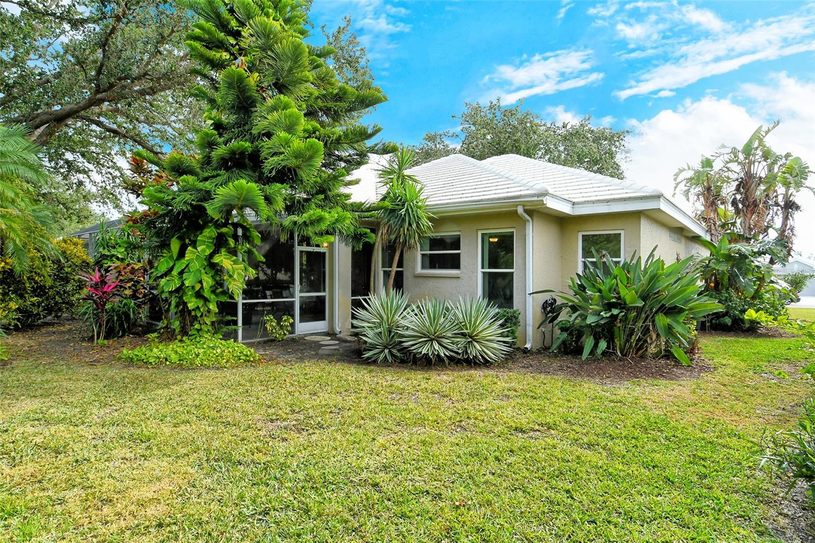 VENICE GOLF & COUNTRY CLUB - Residential