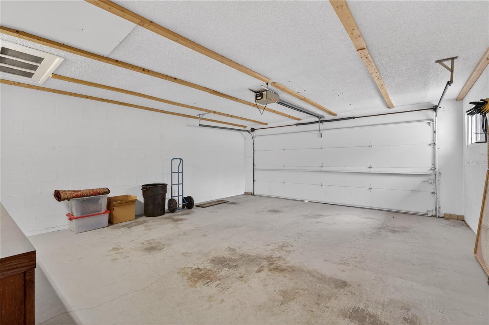 VILLAGE IN THE PINES NOR - Residential