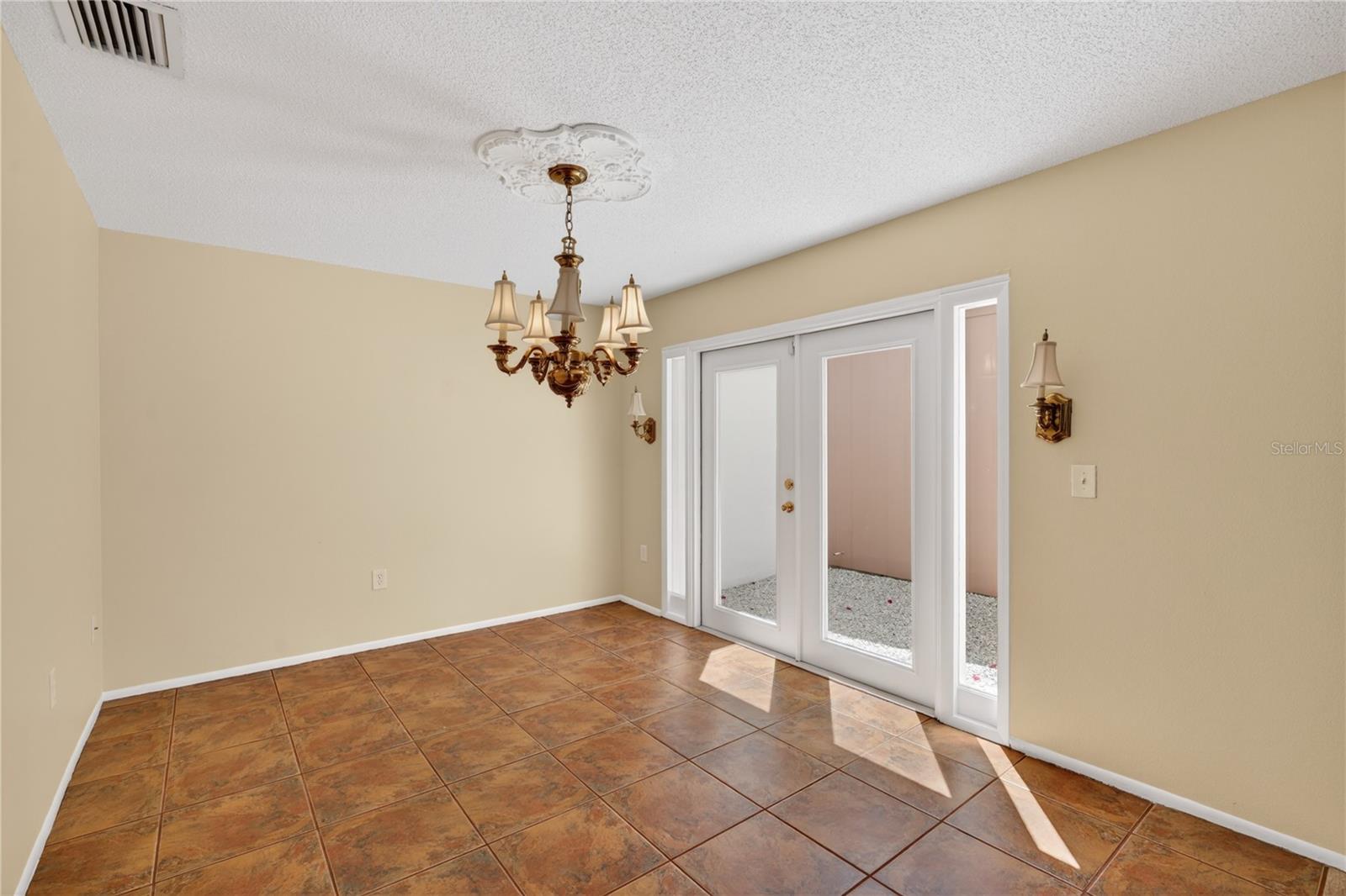 VILLAGE IN THE PINES NOR - Residential