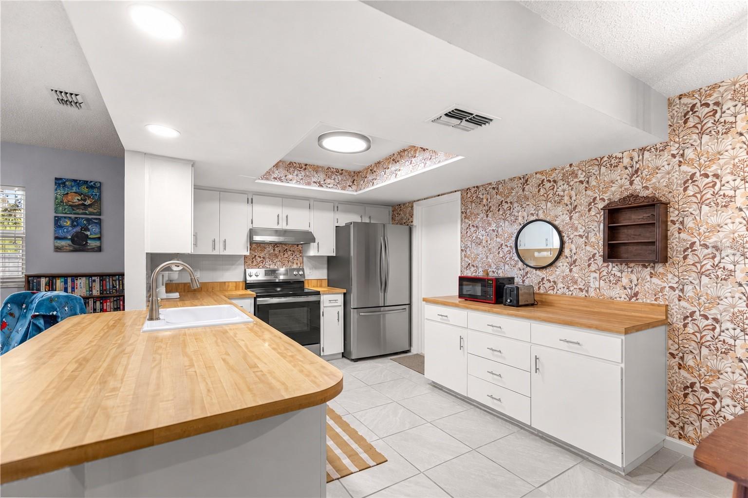 2170 W DORAL COURT