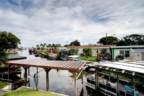 A home in TAVARES