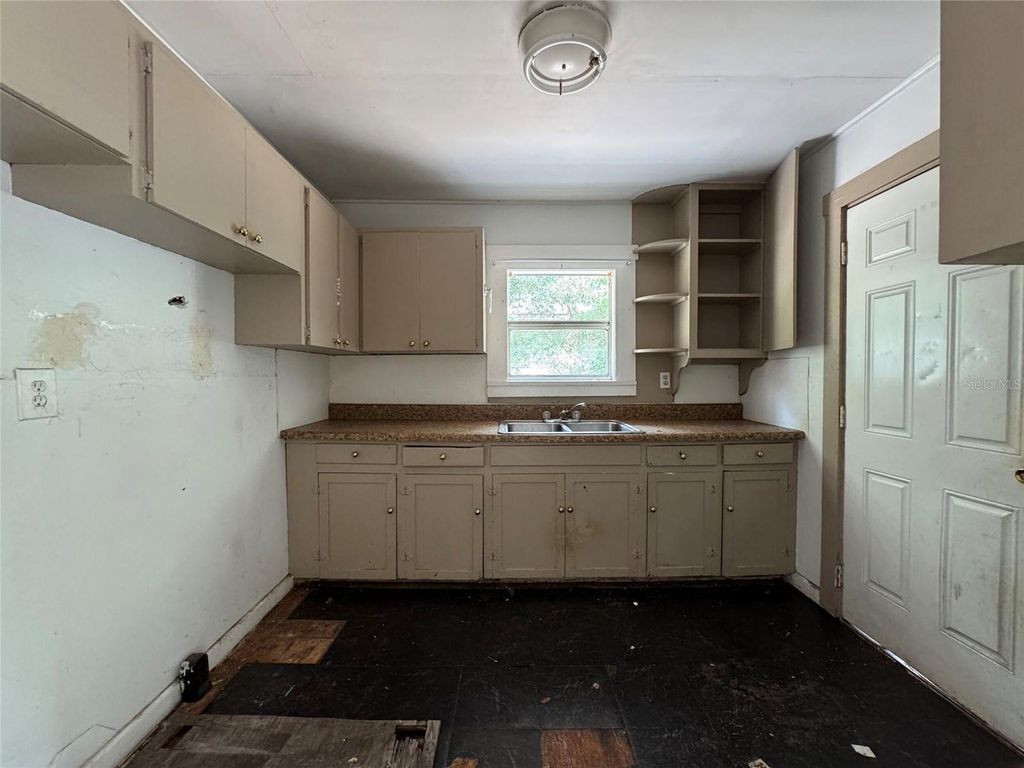 Photo of 807 W 38th Street, Bradenton, FL 34205 (MLS # TB8435496)