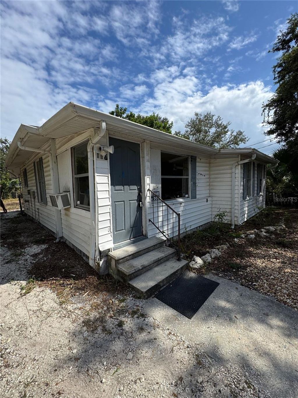 Photo of 807 W 38th Street, Bradenton, FL 34205 (MLS # TB8435496)