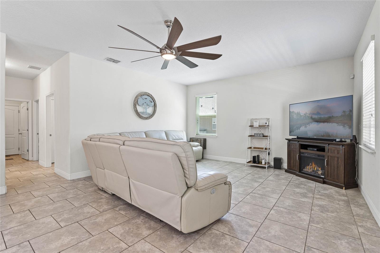 ROCK SPRINGS RIDGE - Residential