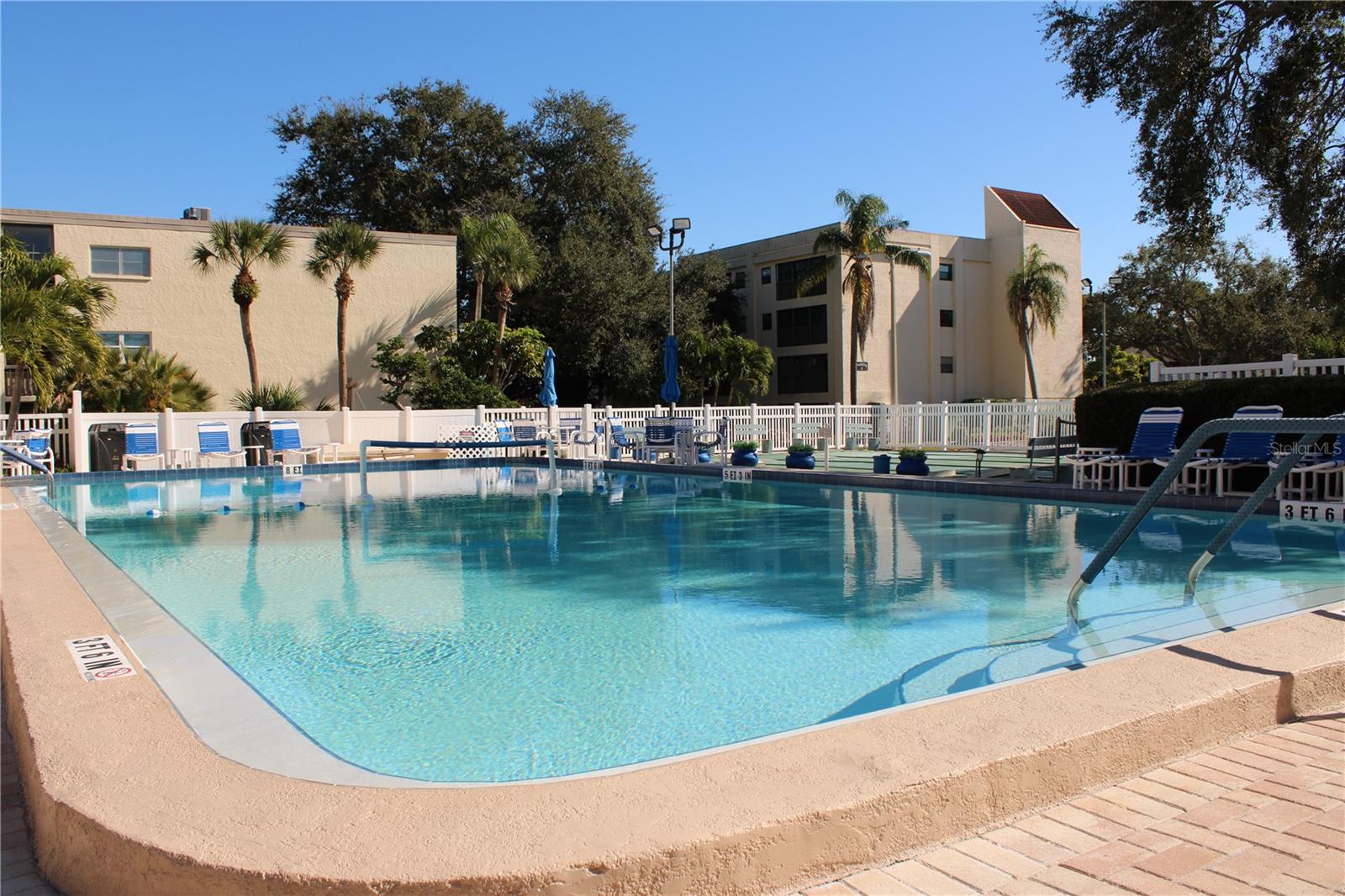 WATERS EDGE 1 CONDO - Residential