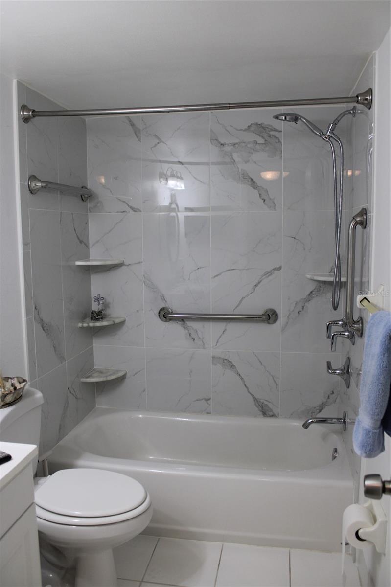 WATERS EDGE 1 CONDO - Residential