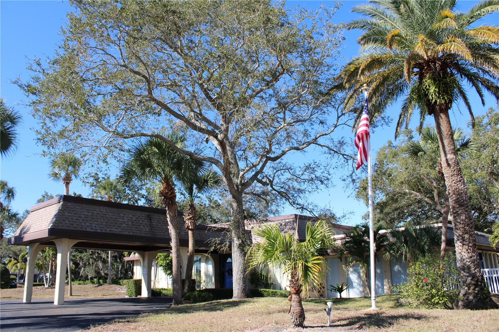 WATERS EDGE 1 CONDO - Residential