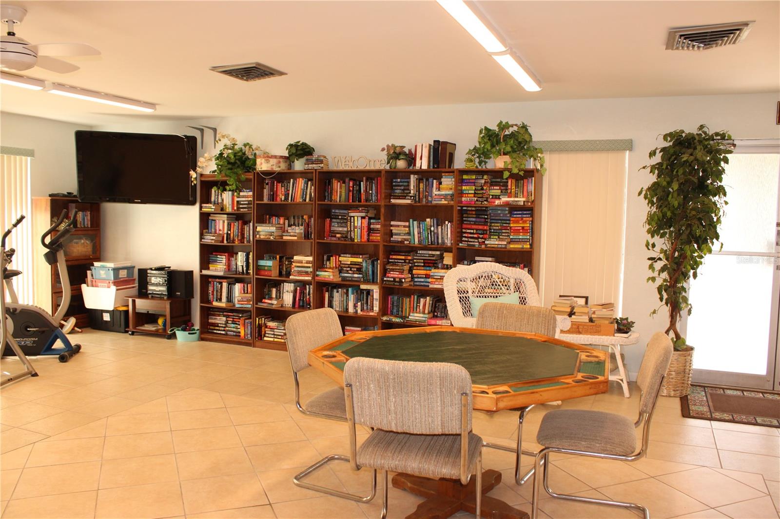 WATERS EDGE 1 CONDO - Residential