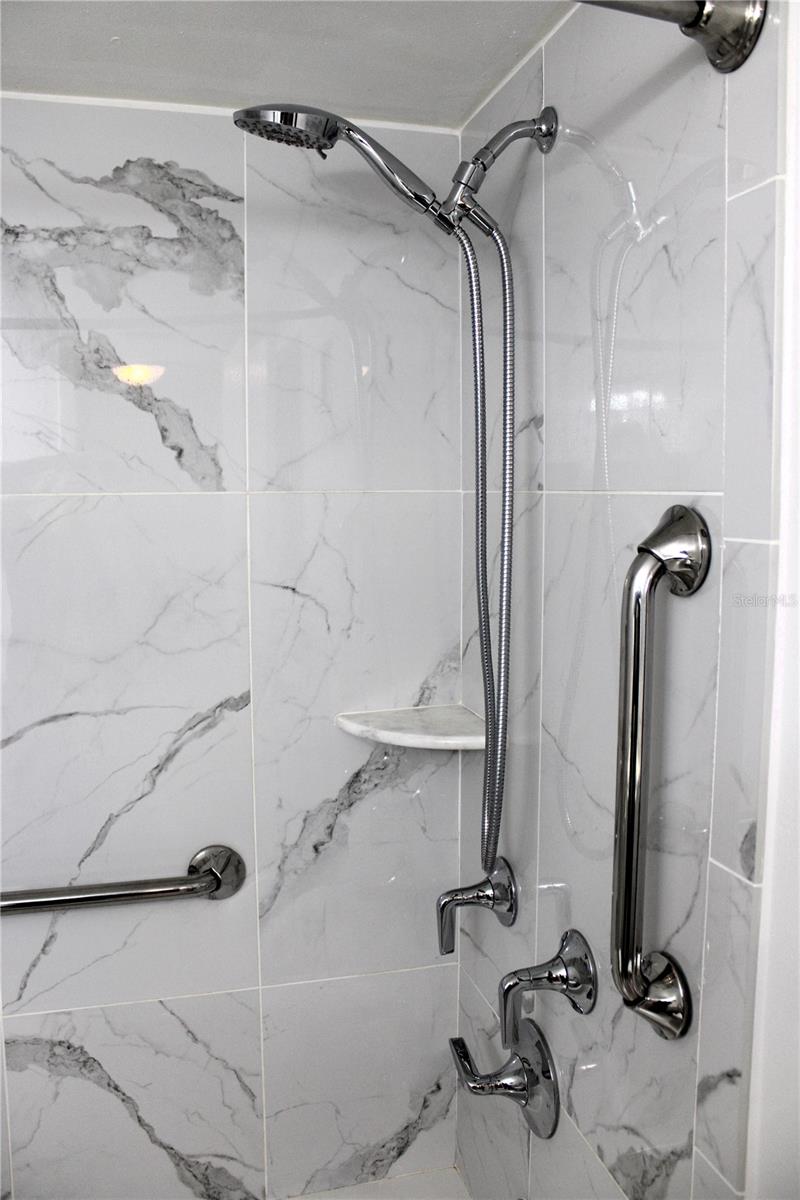 WATERS EDGE 1 CONDO - Residential