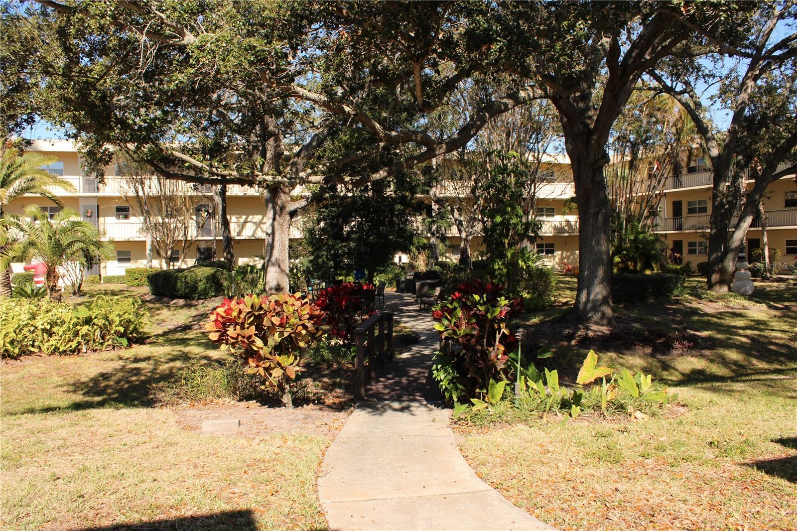 WATERS EDGE 1 CONDO - Residential