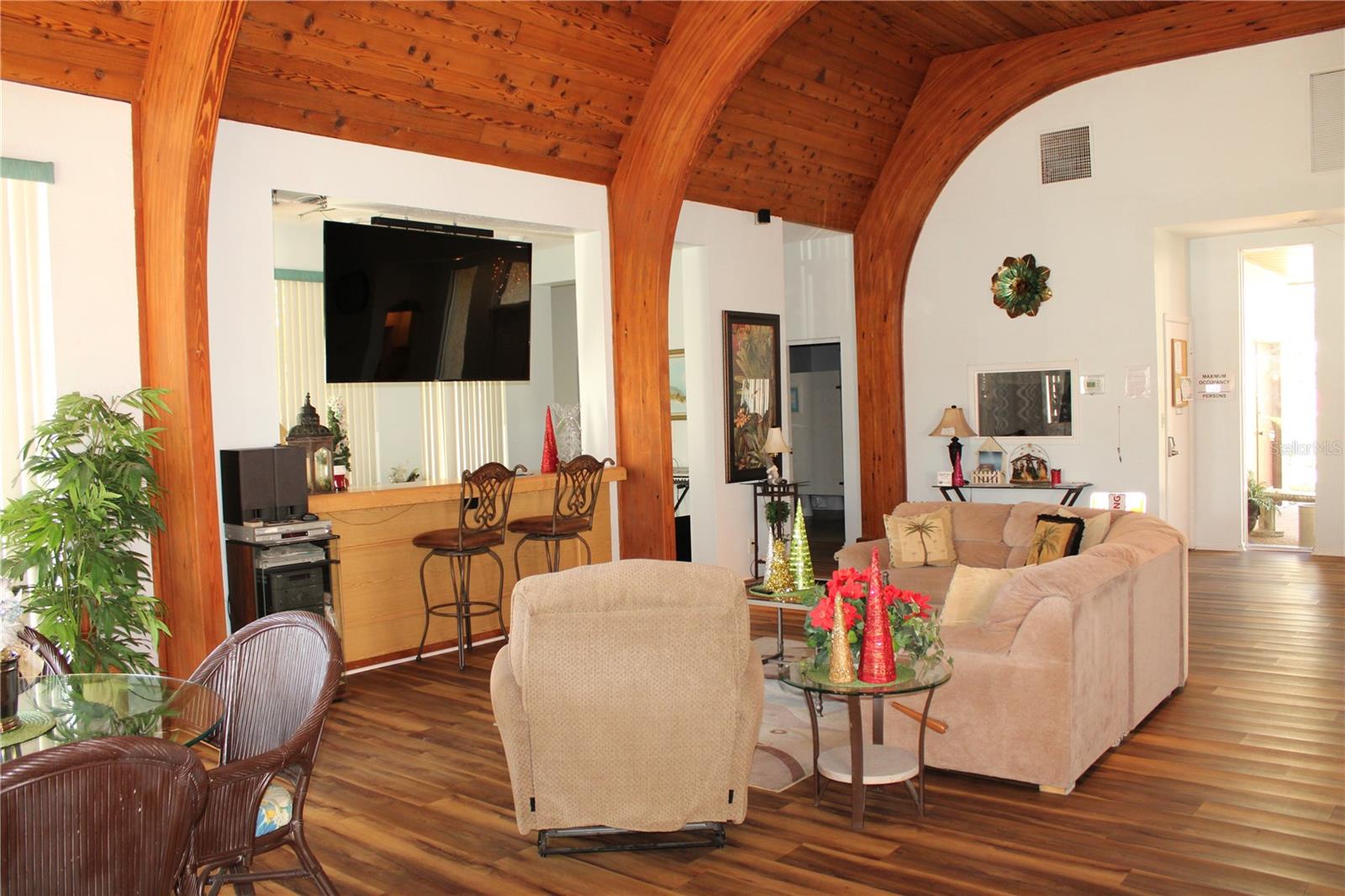 WATERS EDGE 1 CONDO - Residential