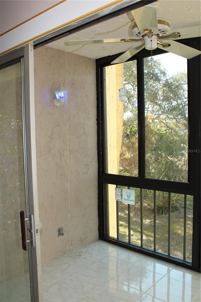 WATERS EDGE 1 CONDO - Residential