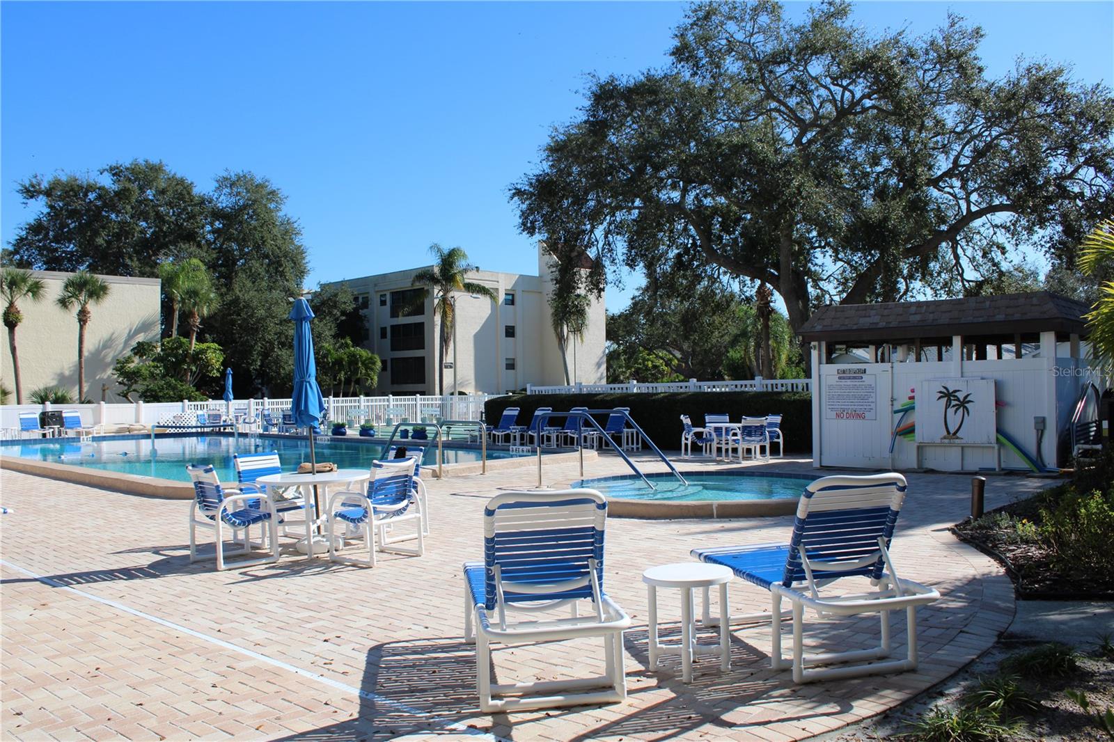 WATERS EDGE 1 CONDO - Residential