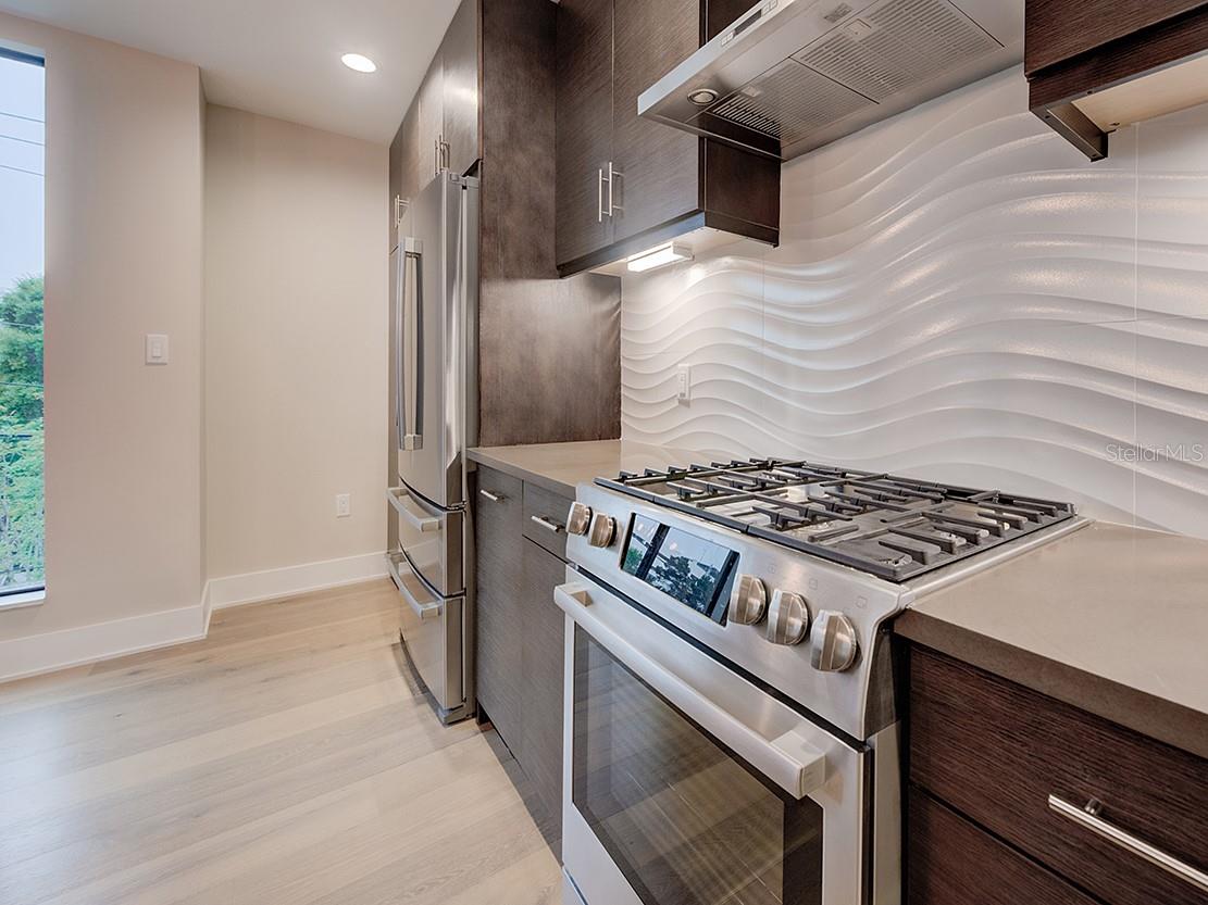 THE SALVADOR - Residential Lease