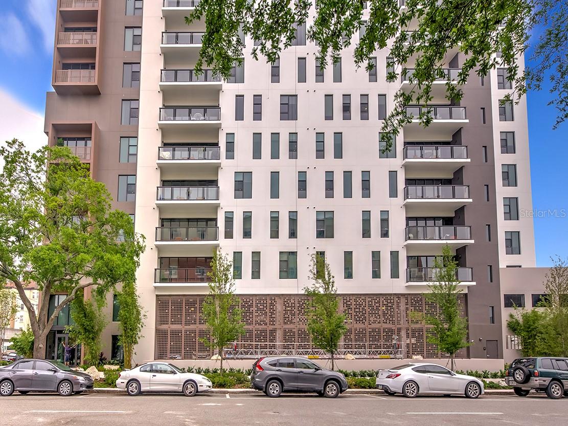 THE SALVADOR - Residential Lease