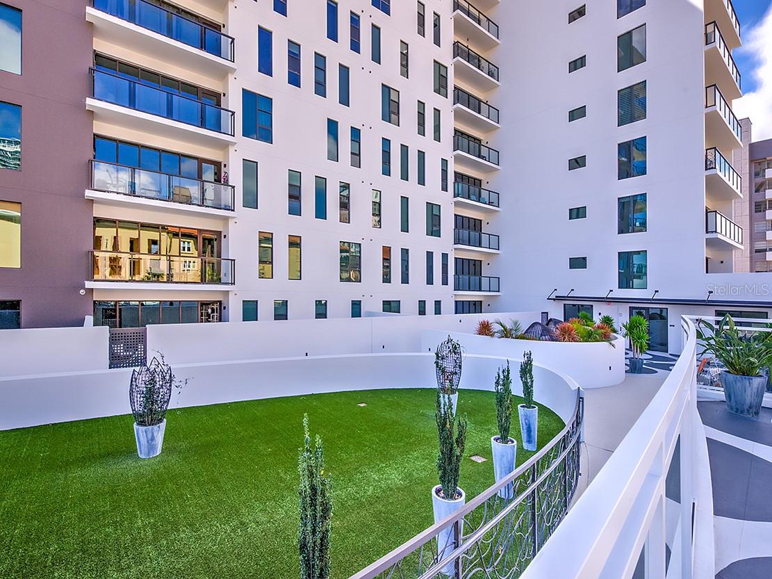 THE SALVADOR - Residential Lease