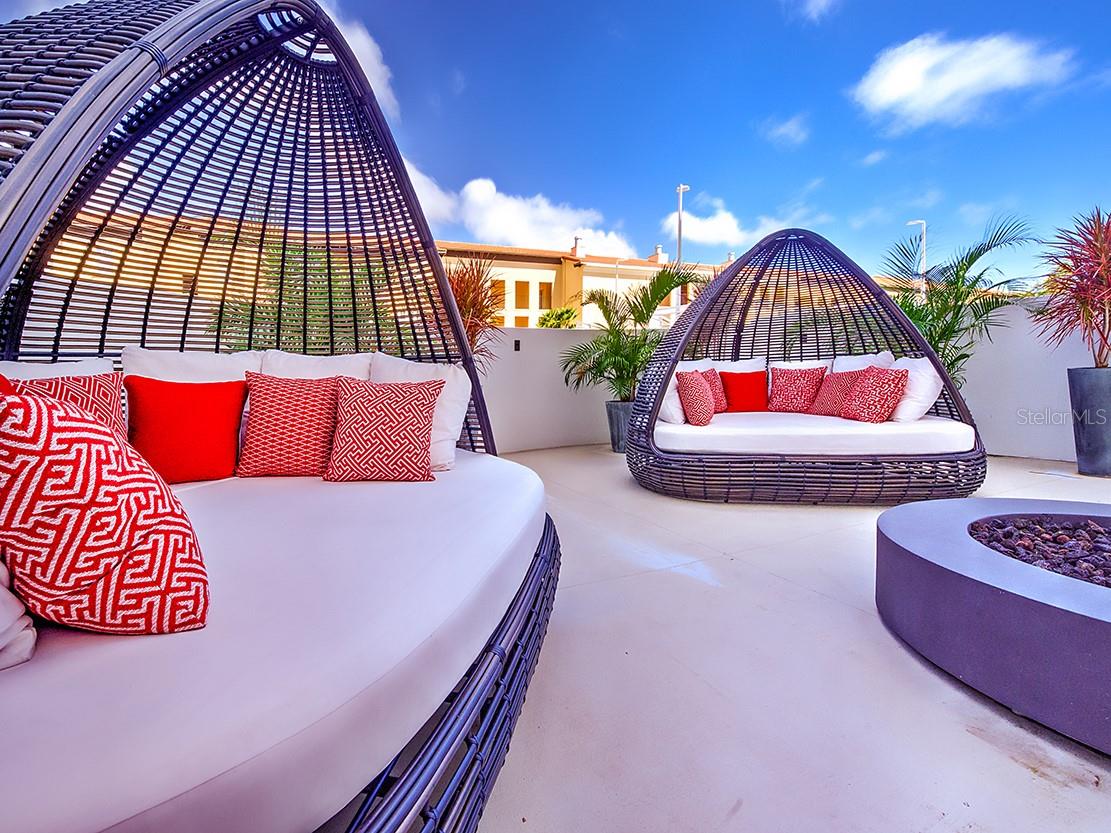 THE SALVADOR - Residential Lease