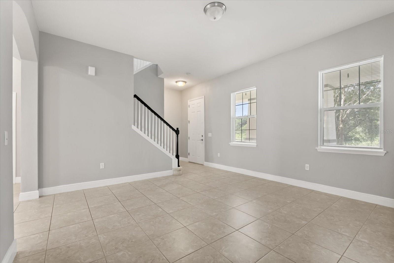 8575 LOOKOUT POINTE DRIVE