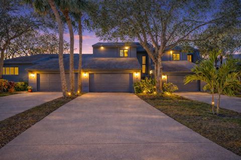 Photo of 12 Mariner Drive, Tarpon Springs, FL 34689 (MLS # TB8465438)