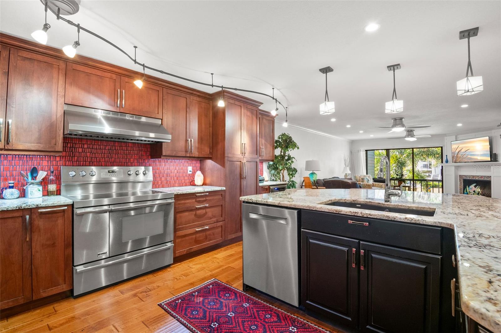 MARINER VILLAGE CLUSTER - Residential