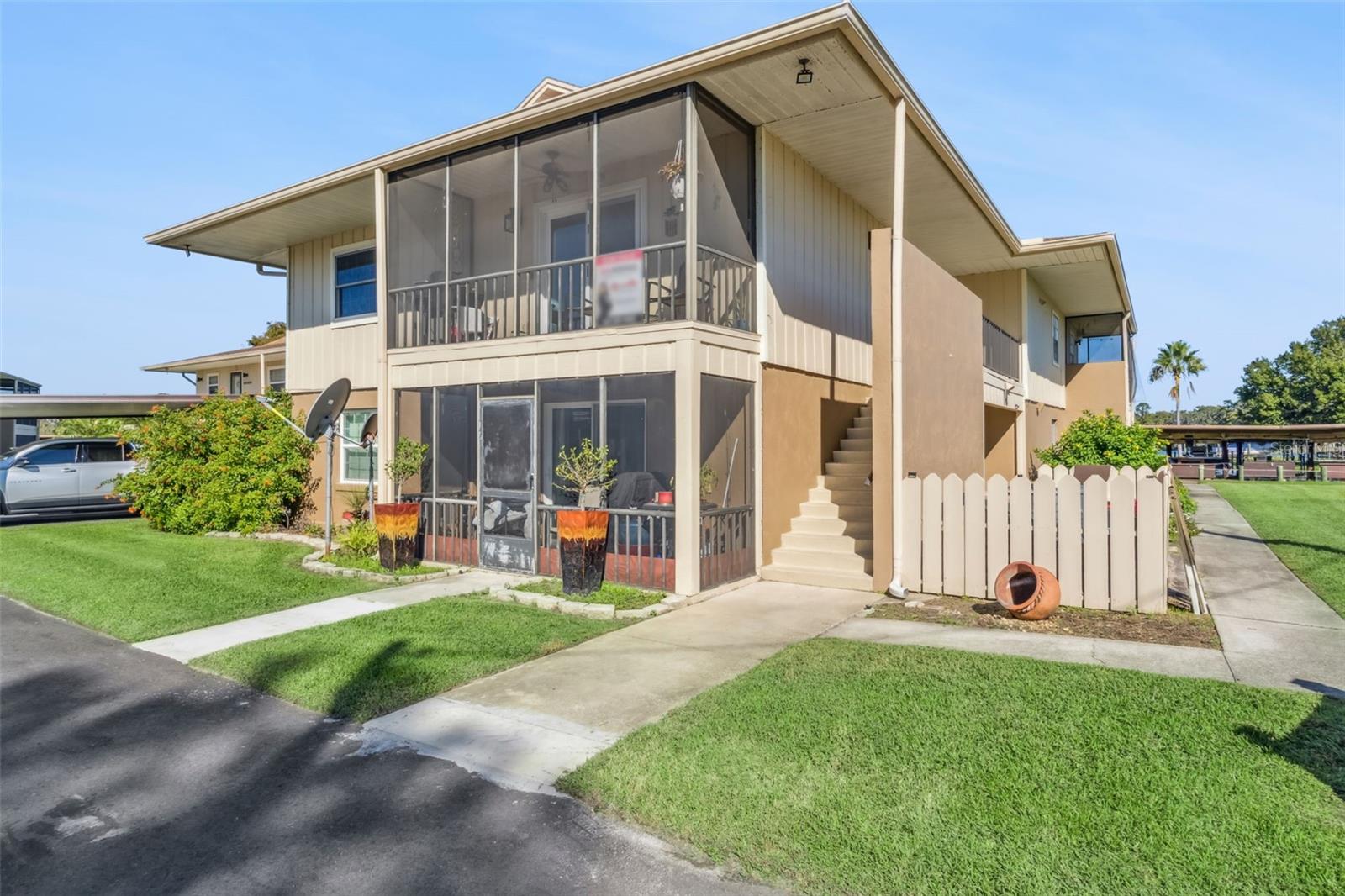 JUNGLE DEN VILLAS PH 01 CONDO - Residential