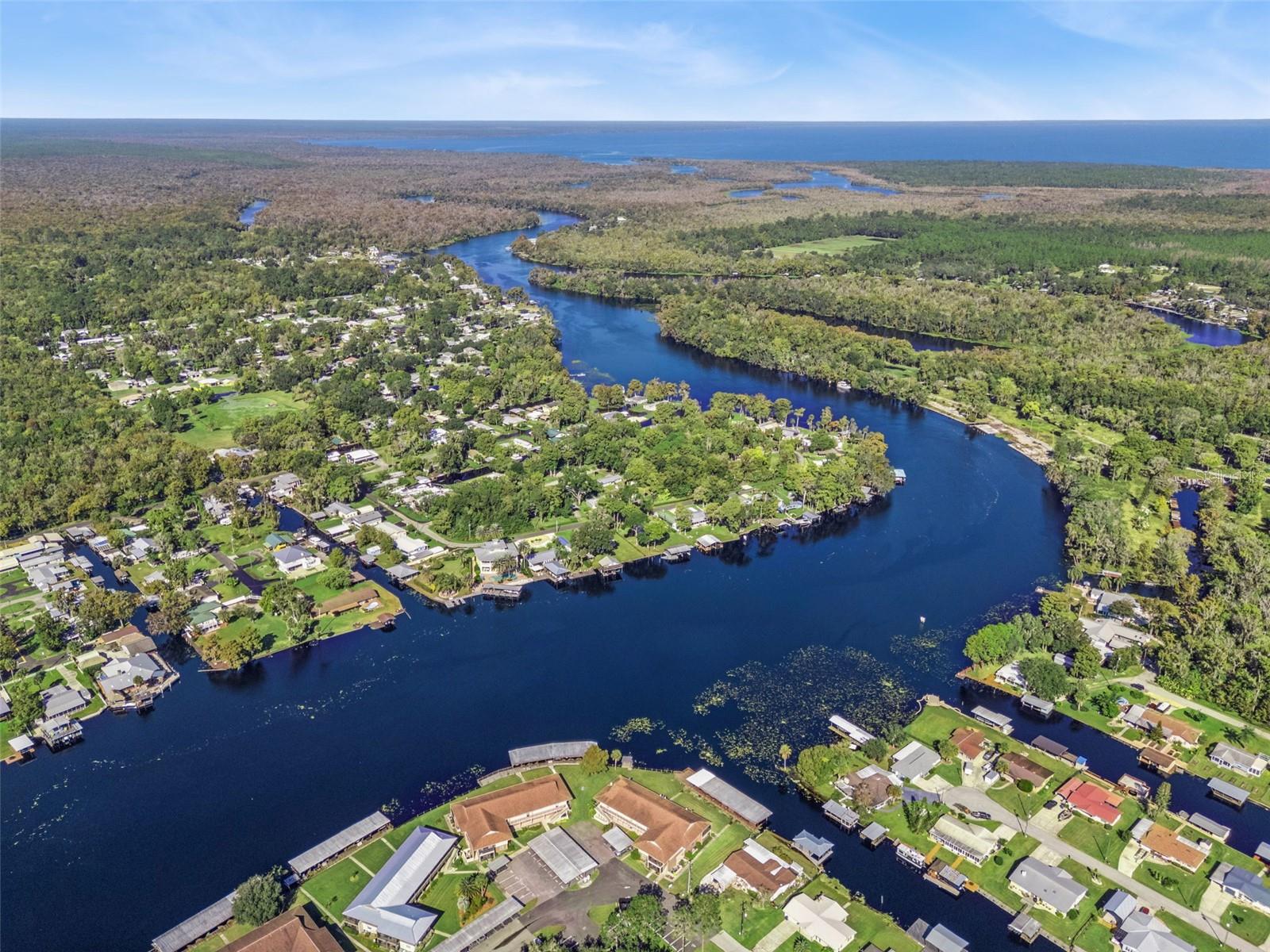 JUNGLE DEN VILLAS PH 01 CONDO - Residential