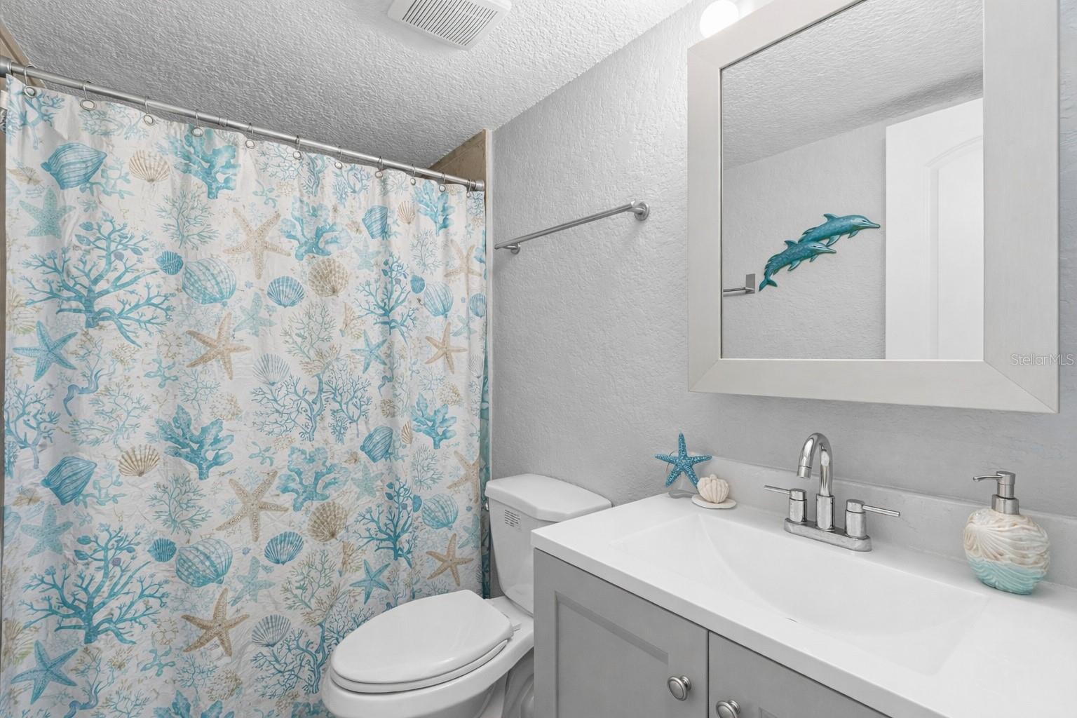 JUNGLE DEN VILLAS PH 01 CONDO - Residential