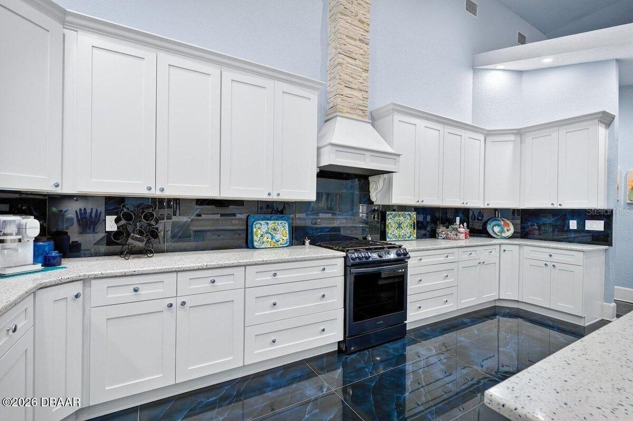 PLANTATION PINES UNFEE SUB 246 - Residential