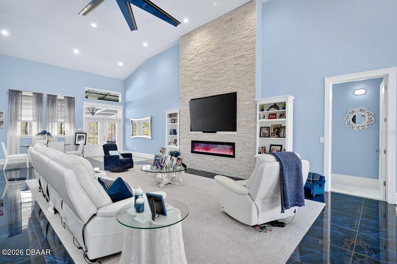 PLANTATION PINES UNFEE SUB 246 - Residential