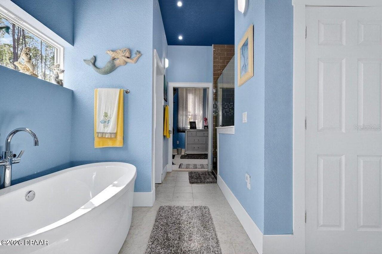 PLANTATION PINES UNFEE SUB 246 - Residential