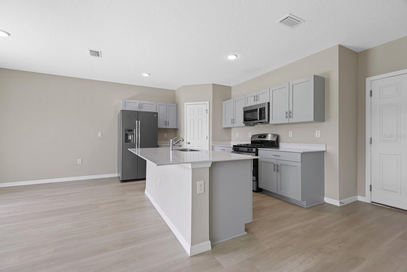 WATERSET WOLF CRK PH A & D1 & - Residential Lease