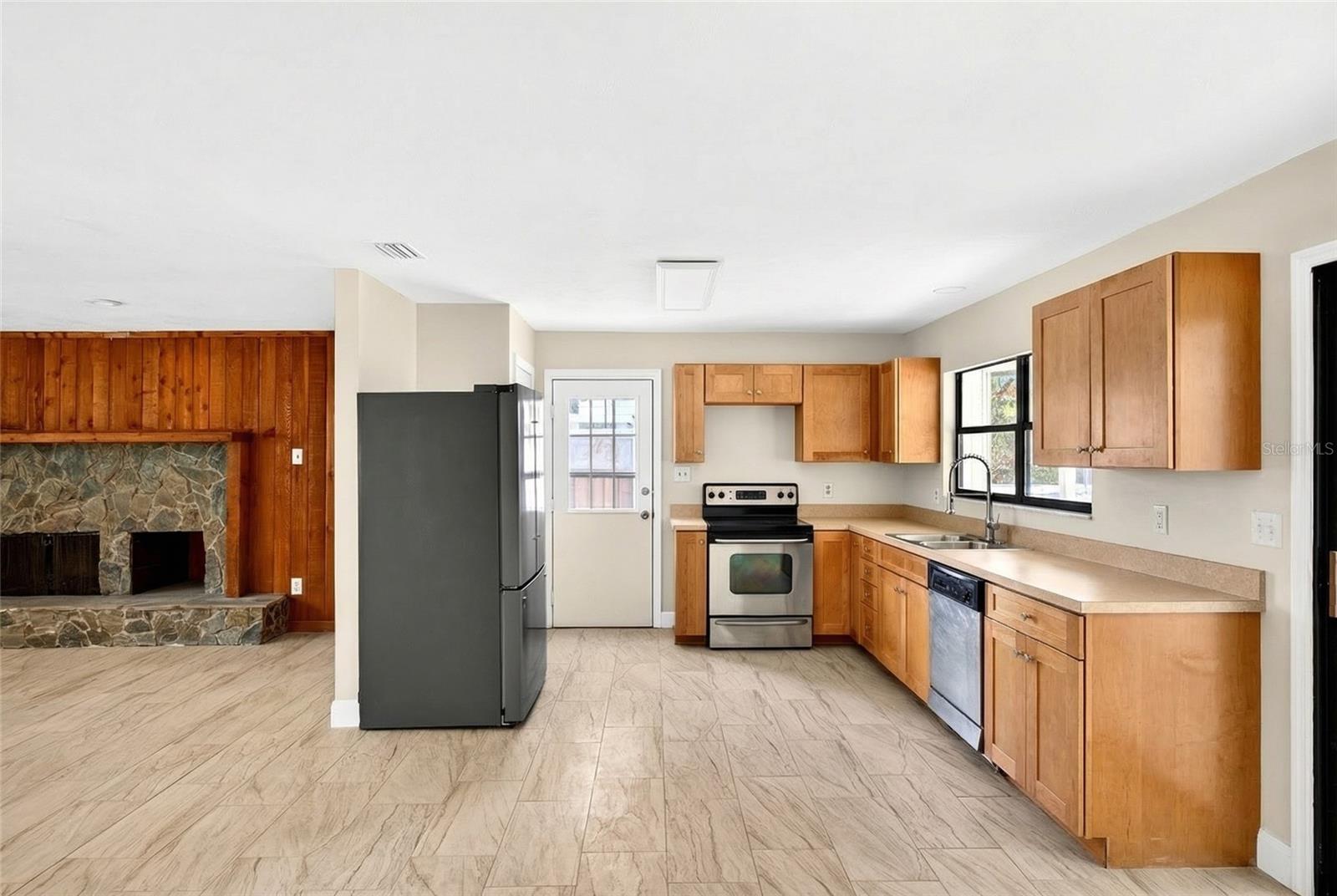 MEADOWBROOK RANCHES 1ST ADD TR - Residential