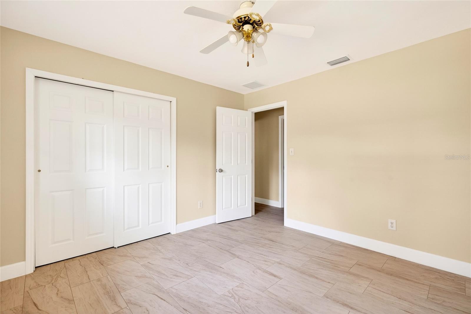 MEADOWBROOK RANCHES 1ST ADD TR - Residential